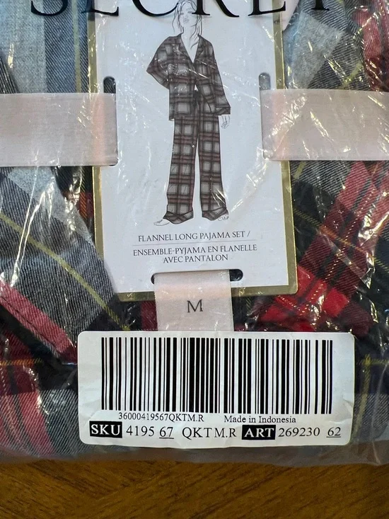 NWT Victoria's Secret Red Black Plaid Flannel Long Pajama Set Size Medium - Picture 2 of 4